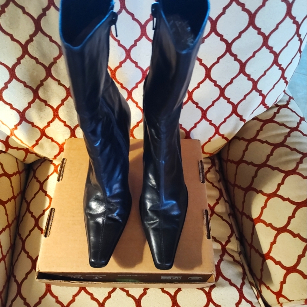 Kenneth Cole leather boots